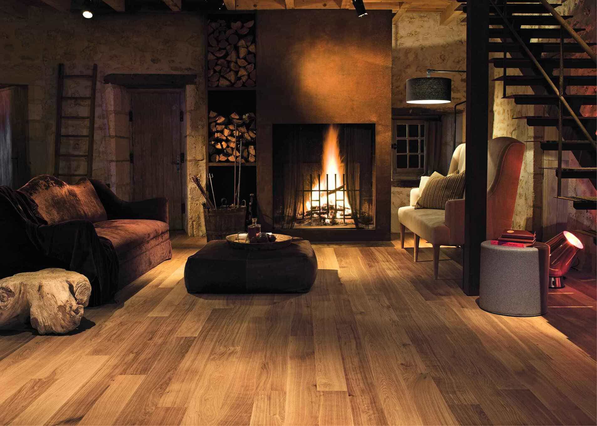 Parquets y tarimas flotantes interiores de madera y bambú naturales